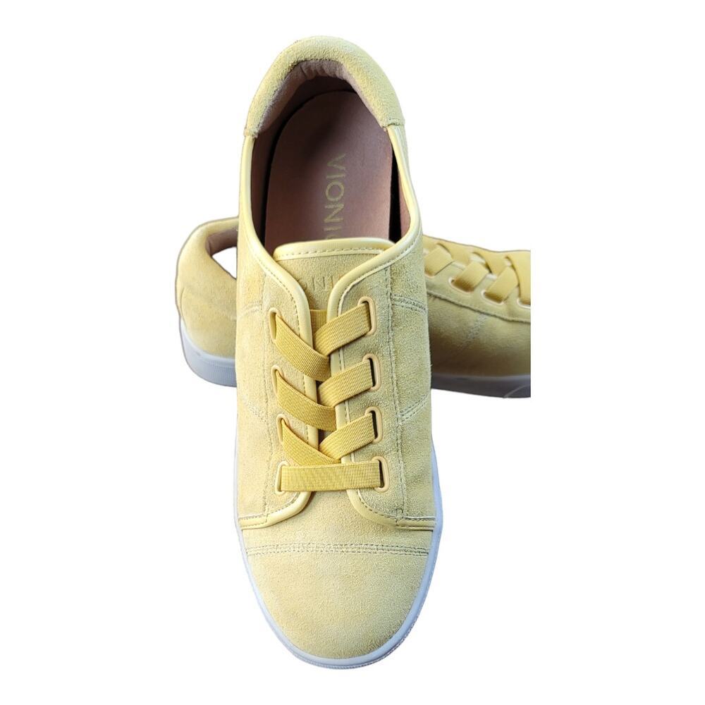 Vionic Yellow Flats - Picture 7 of 9